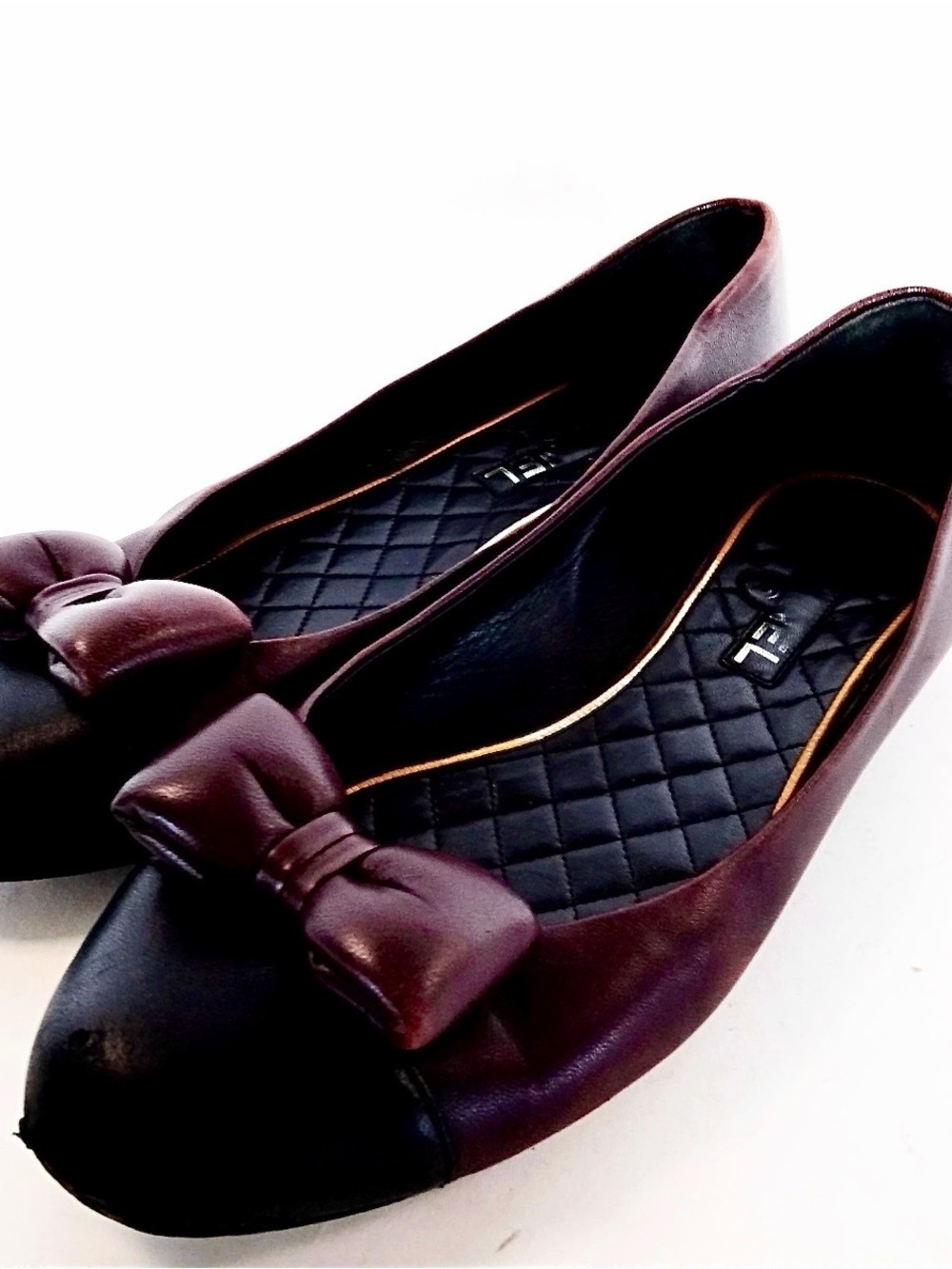 CHANEL—Black & Burgundy Classic Ballet Flats w/ Cap Toe Bows, US 8.5 (EU 38.5)